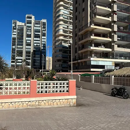 Magnifica Ubicacion ,amplio ,luminoso, A 50 M De La Playa *