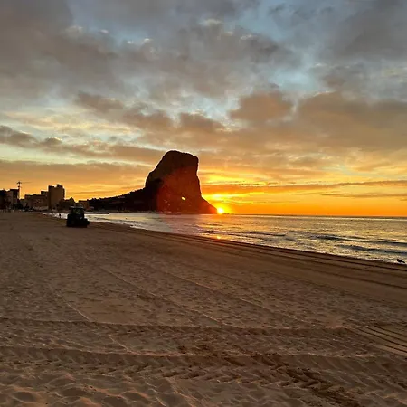 Magnifica Ubicacion ,amplio ,luminoso, A 50 M De La Playa