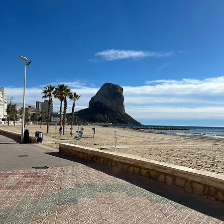Magnifica Ubicación ,amplio ,luminoso, A 50 M De La Playa Apartamento