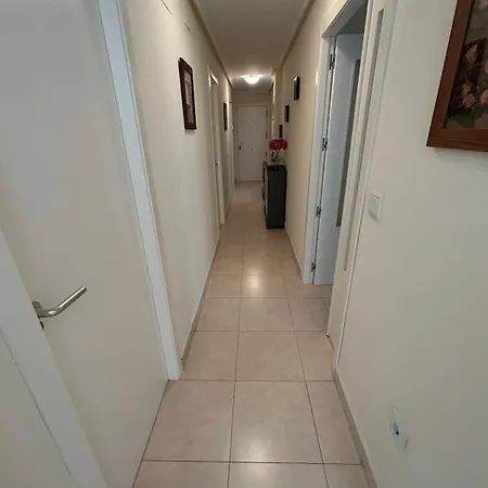 Magnifica Ubicacion ,amplio ,luminoso, A 50 M De La Playa *