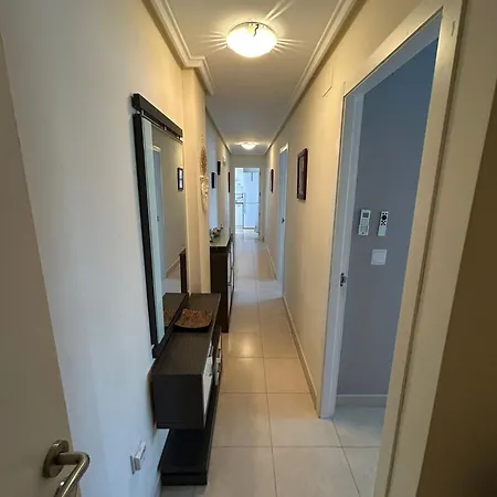 Magnifica Ubicacion ,amplio ,luminoso, A 50 M De La Playa Appartement