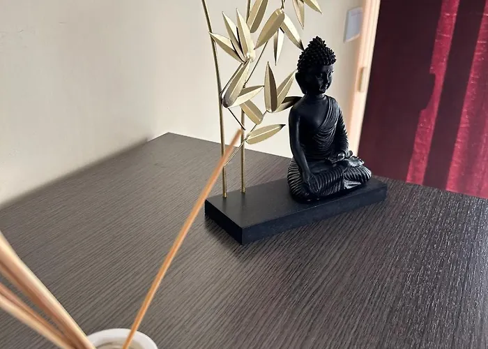 Magnifica Ubicacion ,amplio ,luminoso, A 50 M De La Playa *