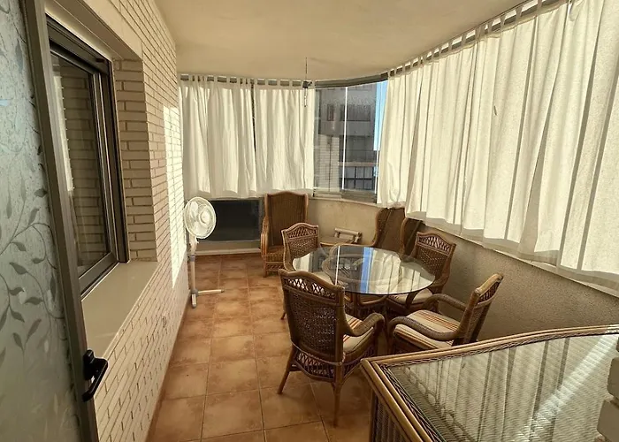 Magnifica Ubicacion ,amplio ,luminoso, A 50 M De La Playa