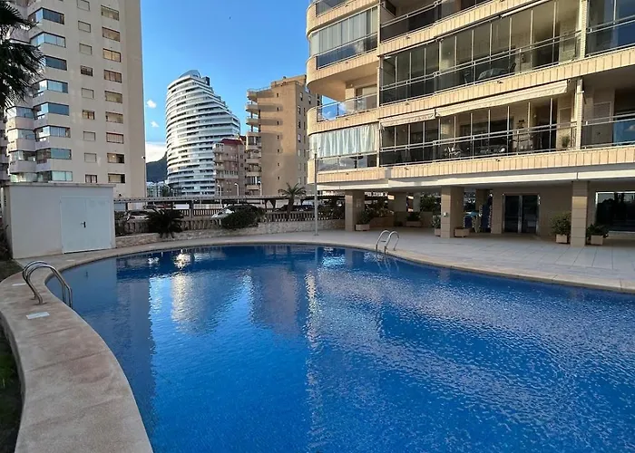 Magnifica Ubicacion ,amplio ,luminoso, A 50 M De La Playa *