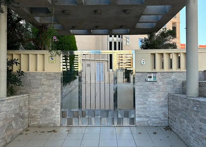 Magnifica Ubicacion ,amplio ,luminoso, A 50 M De La Playa * Calp